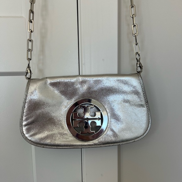 Tory Burch Reva Silver Saffiano Leather Flap Clutch/Shoulder Bag - Picture 2 of 7